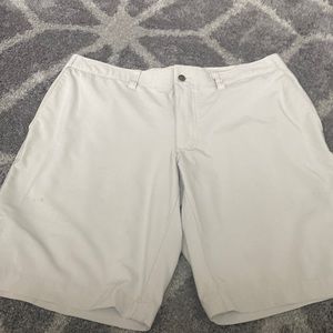 Khaki Callaway golf shorts- Size 36